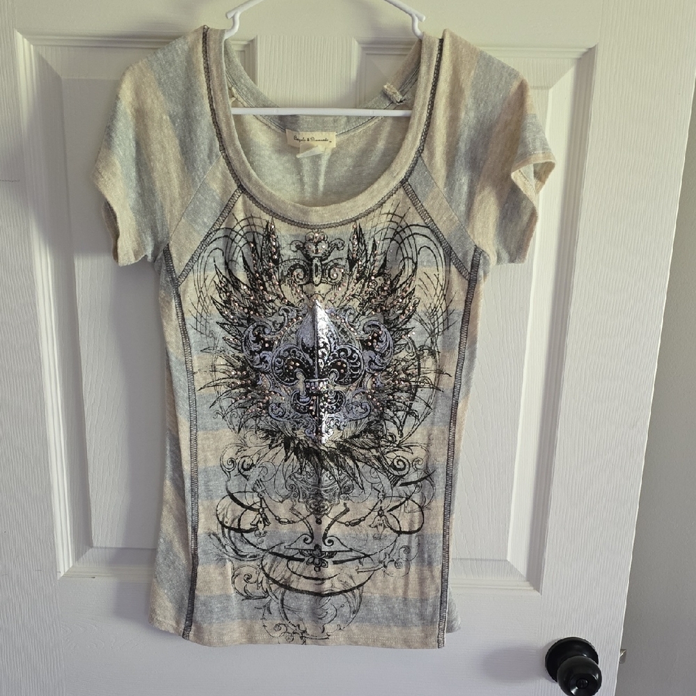 Angels & Diamonds Gray Fitted Graphic Tee Short Sleeve Women Size Small